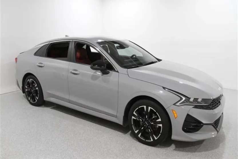 2023 Kia K5 GT-Line photo 1