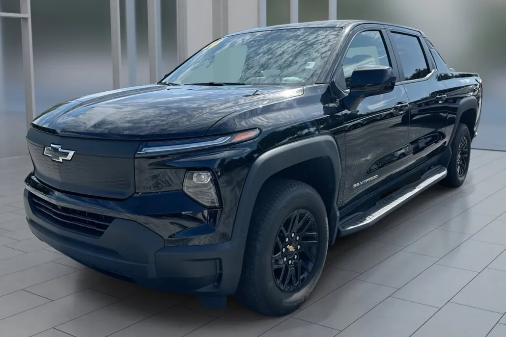 2024 Chevrolet Silverado EV Work Truck photo 1