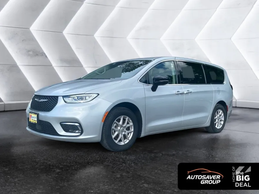 2024 Chrysler Pacifica Touring L photo 1