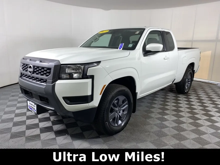 2025 Nissan Frontier SV photo 1