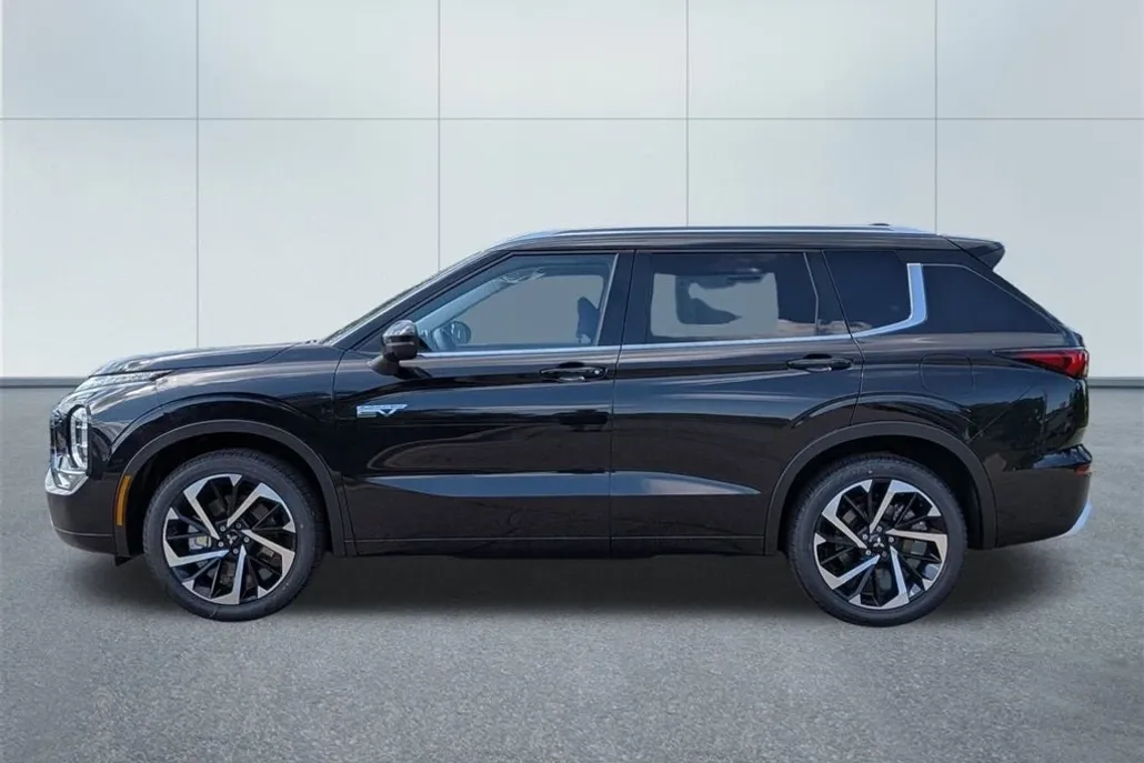 2025 Mitsubishi Outlander PHEV SEL photo 1