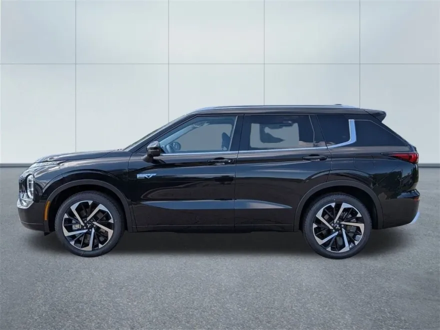 2025 Mitsubishi Outlander PHEV SEL photo 1