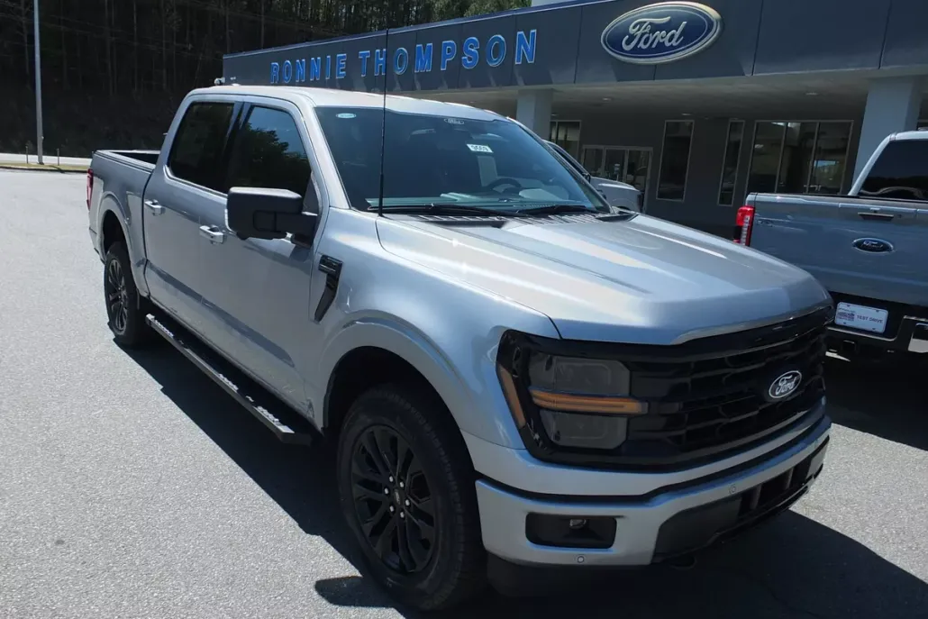 2025 Ford F-150 XLT photo 1