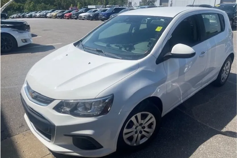 2020 Chevrolet Sonic LT photo 1