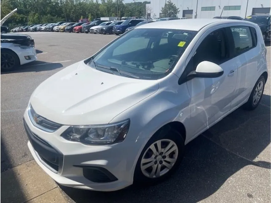 2020 Chevrolet Sonic LT photo 1