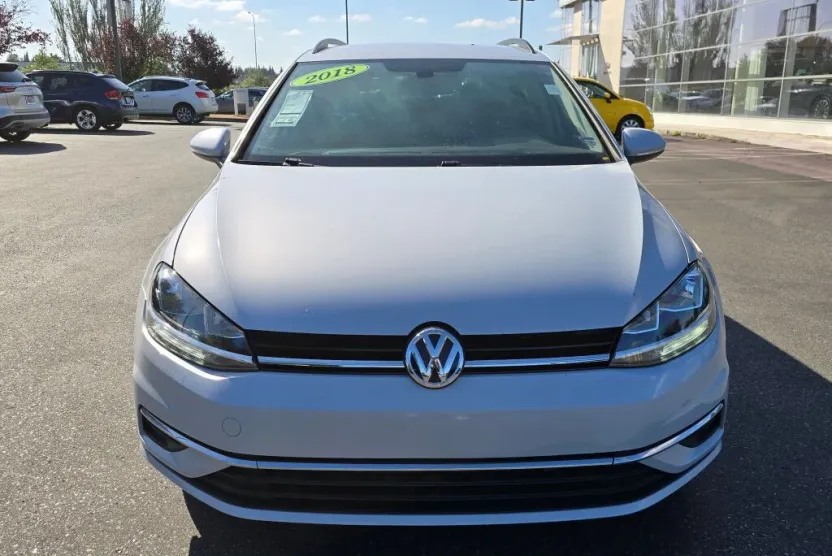 2018 Volkswagen Golf SportWagen S 4Motion photo 1