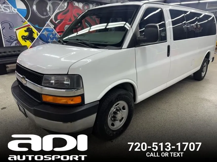 2014 Ford E-350 photo 1