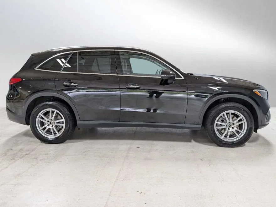 2023 Mercedes Benz GLC 300 4MATIC photo 1