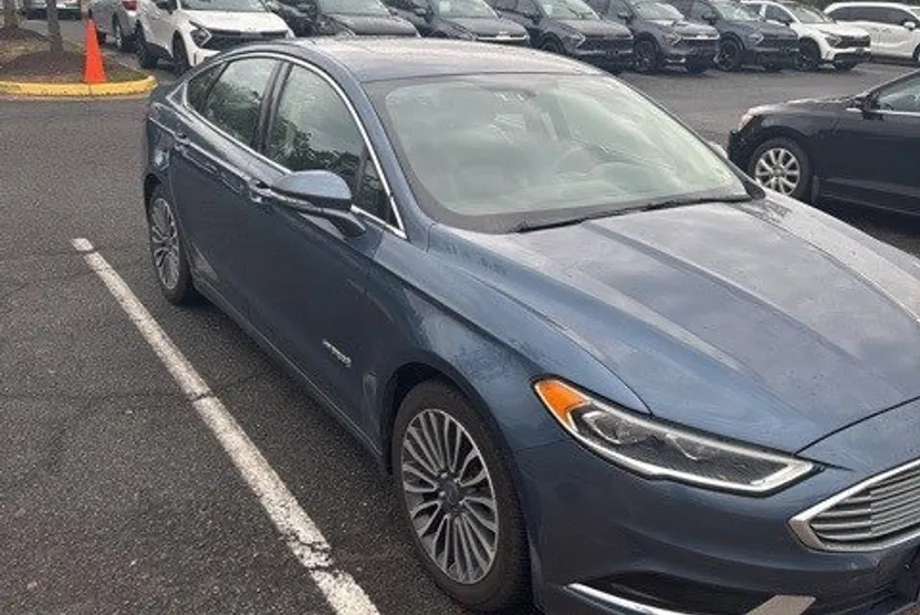 2018 Ford Fusion Hybrid SE photo 1