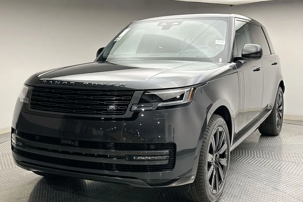 2025 Land Rover Range Rover SE photo 1