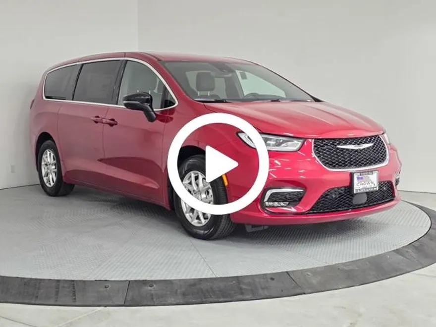 2026 Chrysler Pacifica photo 1
