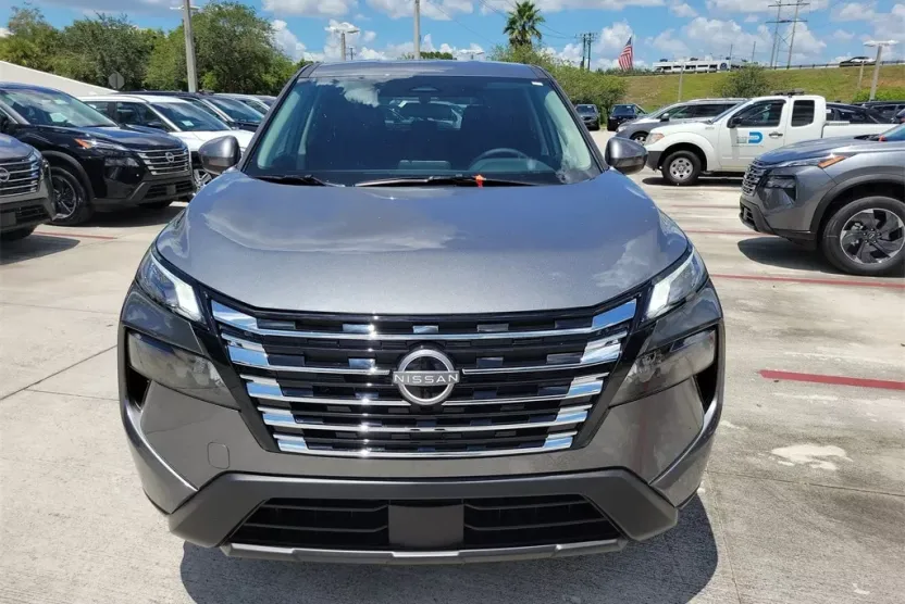 2026 Nissan Rogue SV photo 1