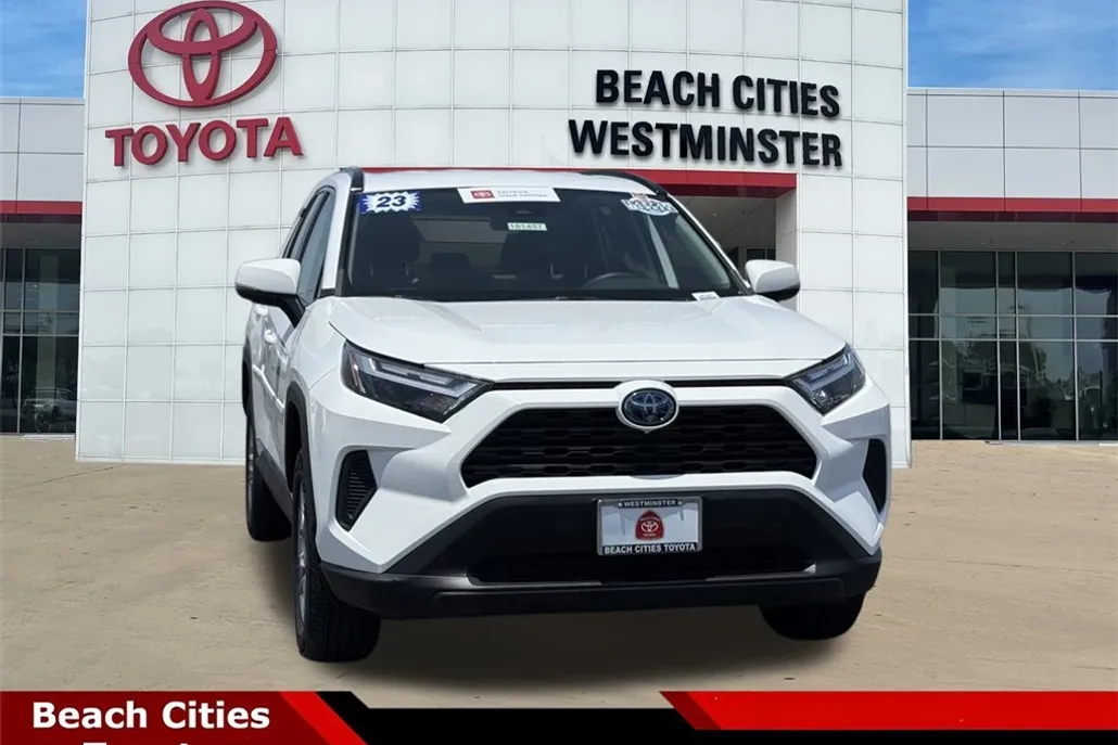 2023 Toyota RAV4 Hybrid LE photo 1
