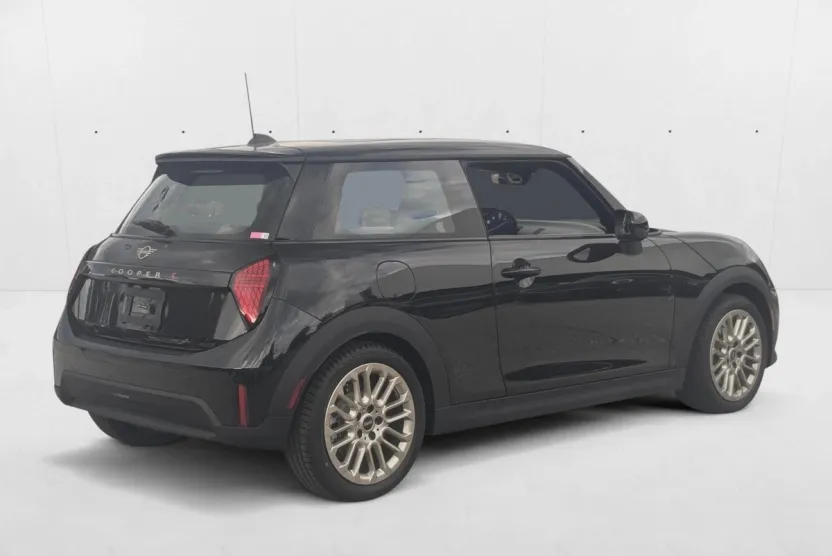 2025 Mini Cooper 2 Door Hardtop S Iconic photo 1