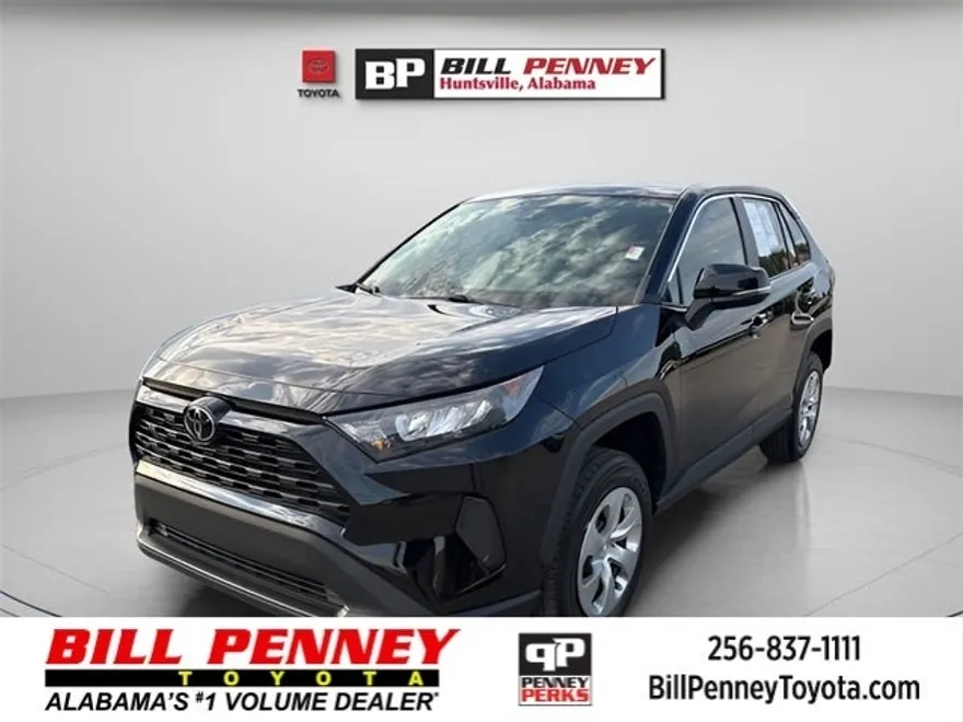 2022 Toyota RAV4 LE photo 1