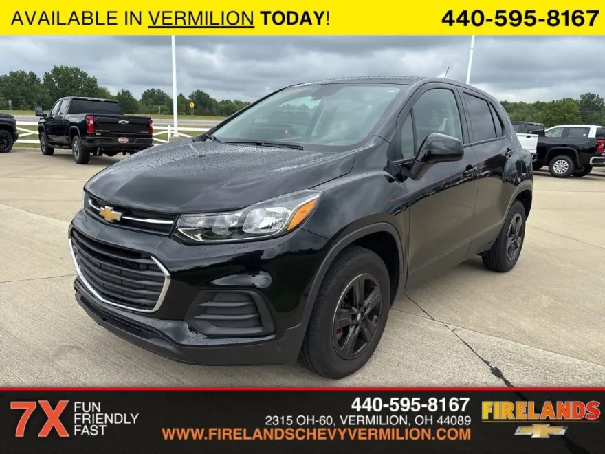 2022 Chevrolet Trax LS photo 1