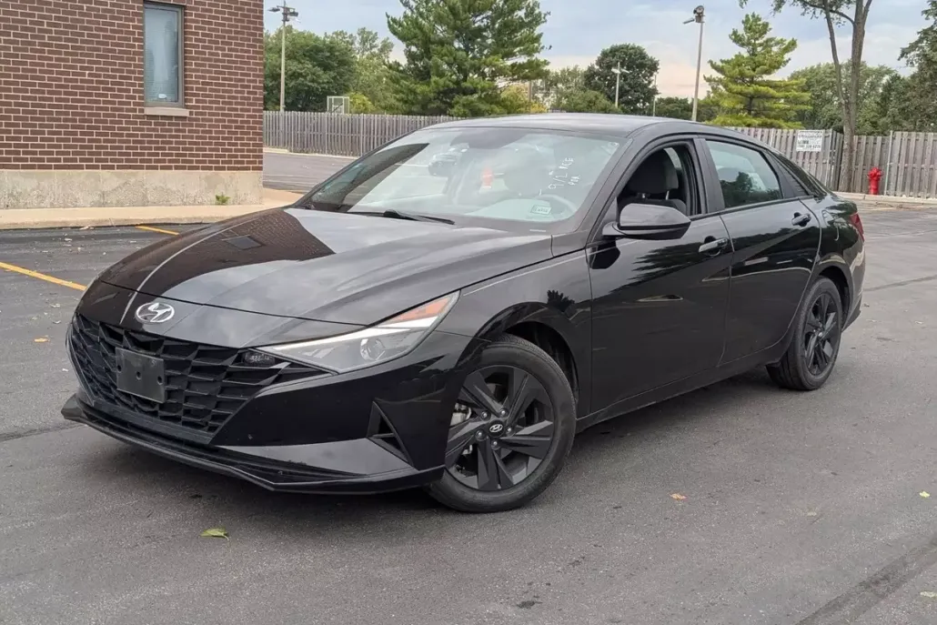 2023 Hyundai Elantra SEL photo 1