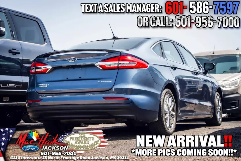 2019 Ford Fusion Energi Titanium photo 1