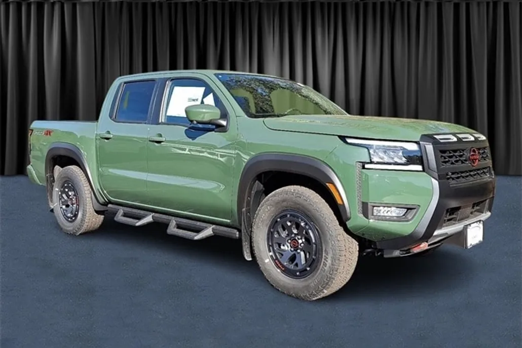 2026 Nissan Frontier Crew Cab PRO-4X photo 1