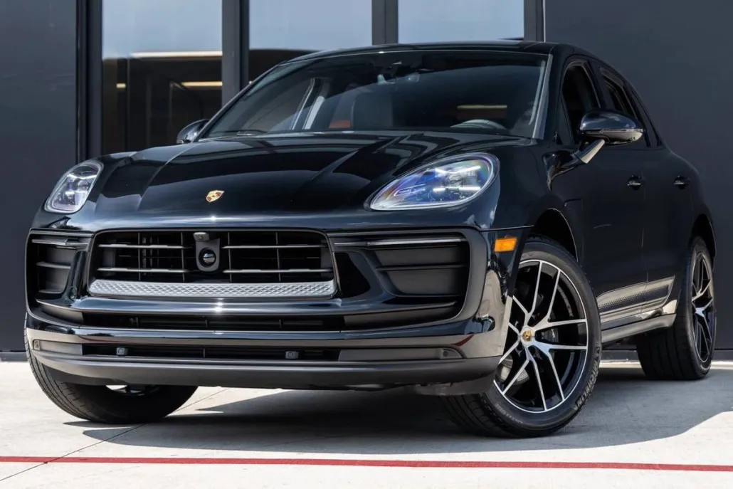 2026 Porsche Macan Base photo 1