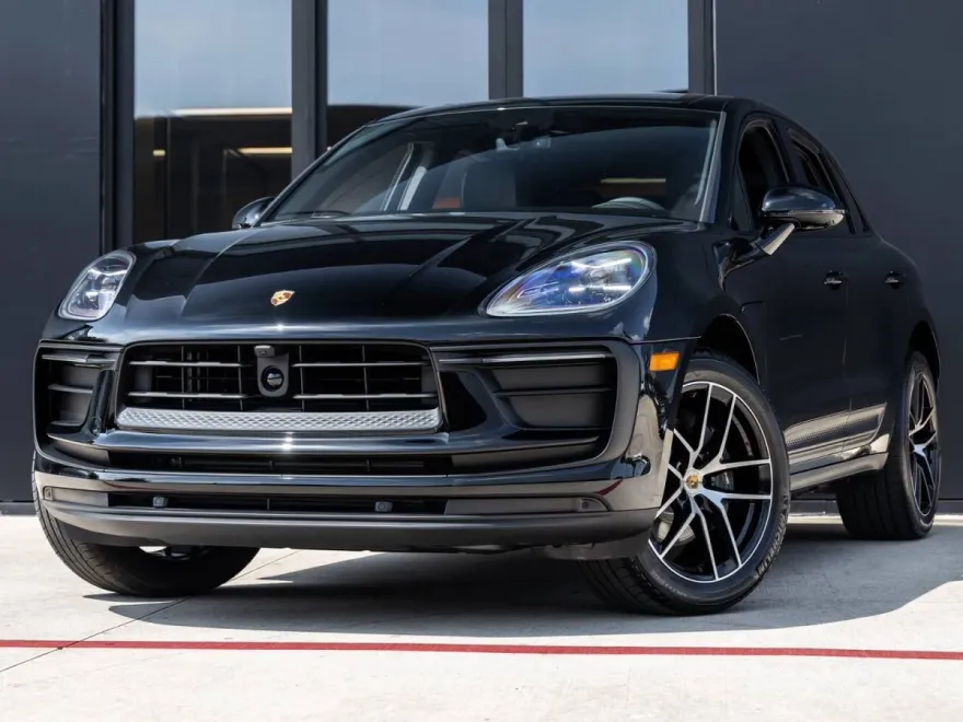 2026 Porsche Macan Base photo 1