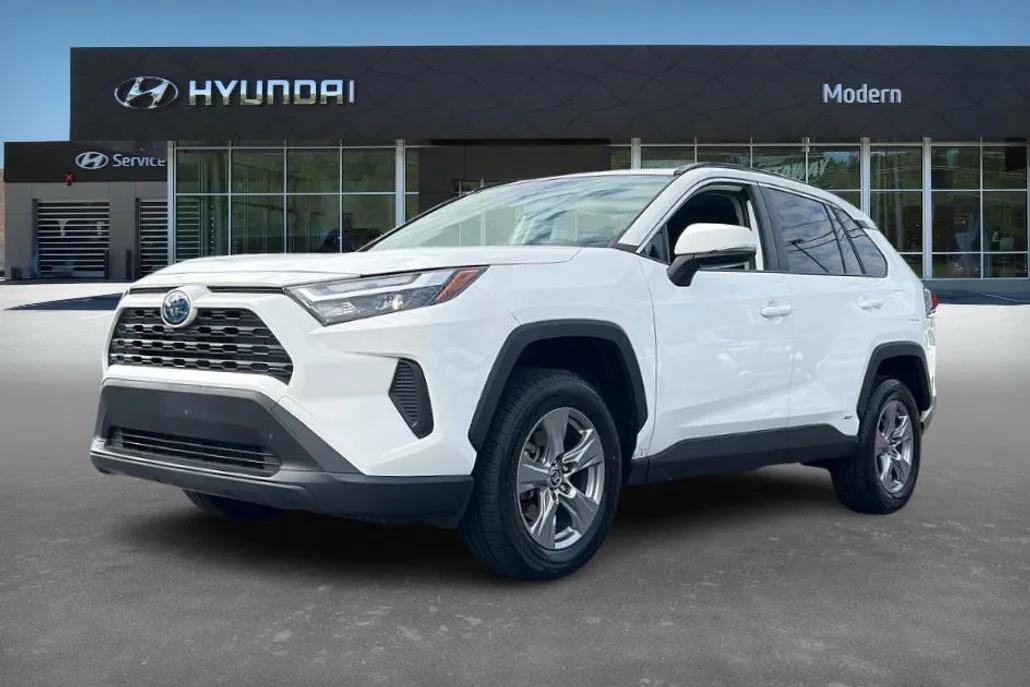 2022 Toyota RAV4 Hybrid XLE photo 1