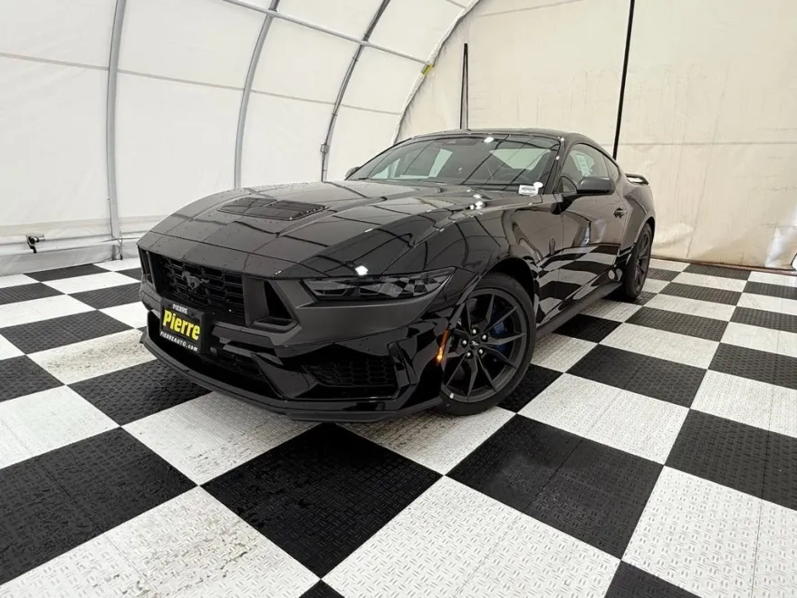 2025 Ford Mustang Dark Horse photo 1