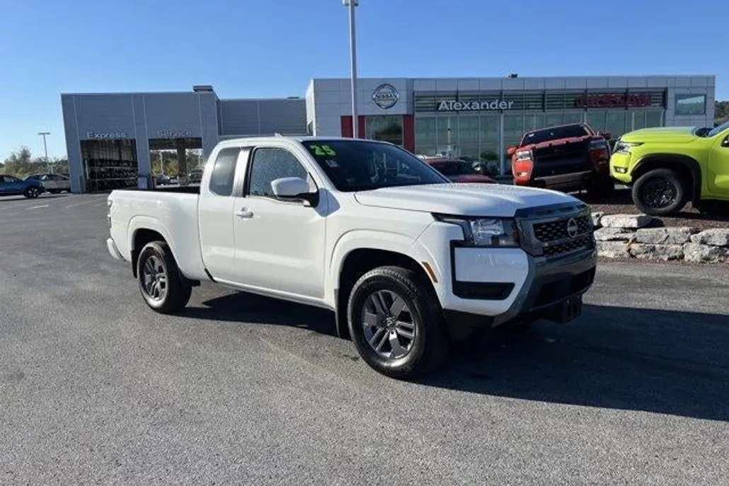 2025 Nissan Frontier King Cab SV photo 1