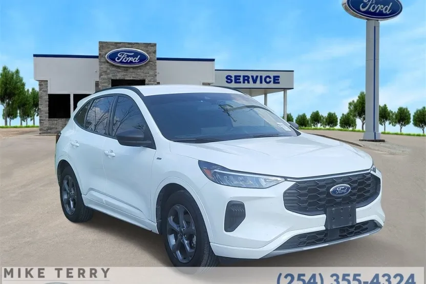 2023 Ford Escape ST-Line photo 1