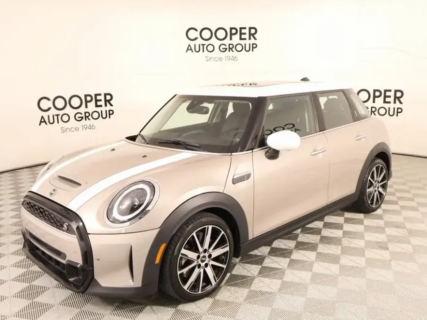 2023 Mini Cooper 4 Door Hardtop S photo 1