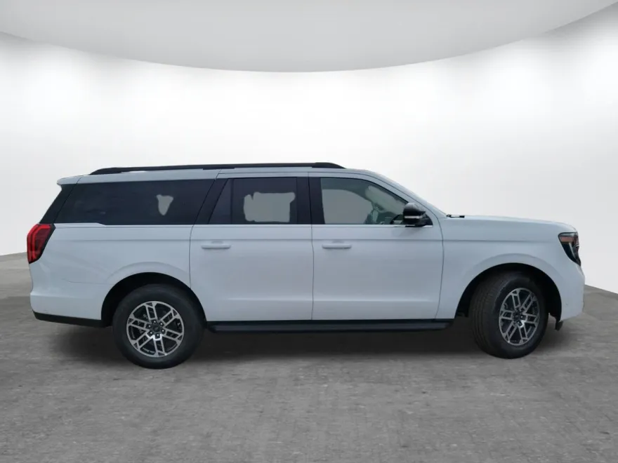 2025 Ford Expedition MAX photo 1