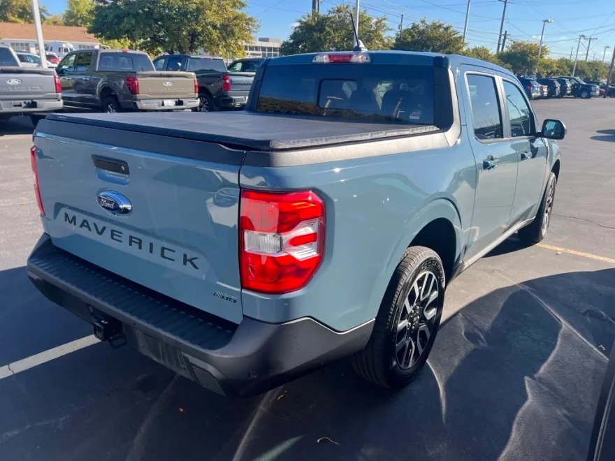 2022 Ford Maverick Lariat photo 1