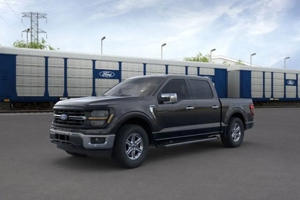 2025 Ford F-150 XLT photo 1