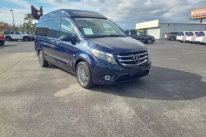 2016 Mercedes Benz Metris Passenger Van photo 1