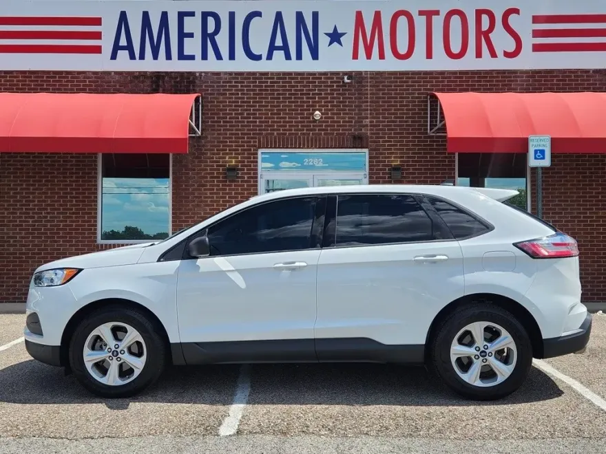 2020 Ford Edge SE photo 1