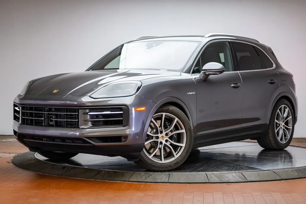 2025 Porsche Cayenne E-Hybrid photo 1