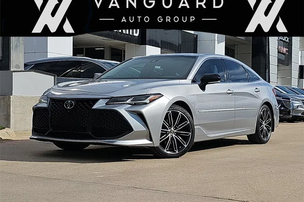 2019 Toyota Avalon Limited photo 1