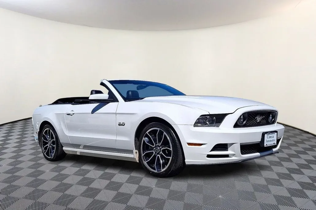 2014 Ford Mustang GT Premium Convertible photo 1
