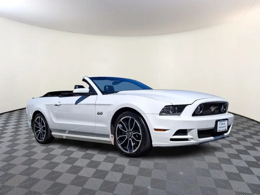 2014 Ford Mustang GT Premium Convertible photo 1