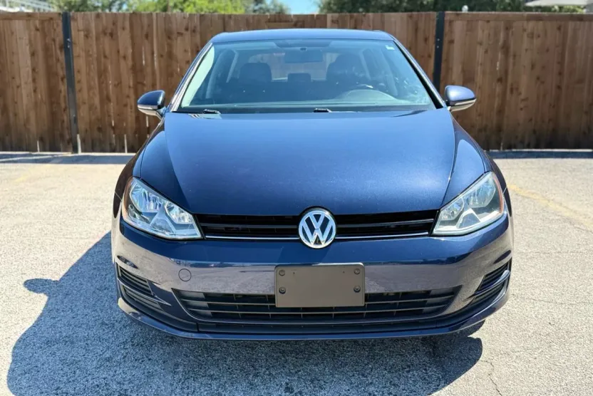 2015 Volkswagen Golf 1.8T TDI photo 1