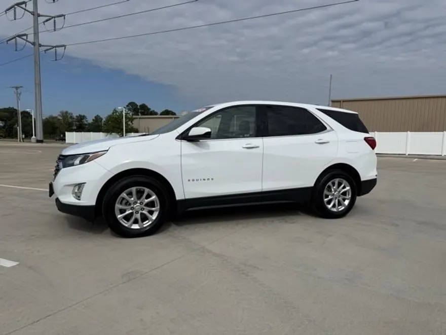 2020 Chevrolet Equinox LT photo 1