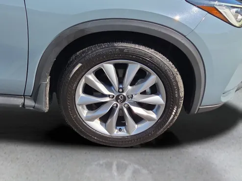 2022 Infiniti QX50 Luxe AWD photo 4