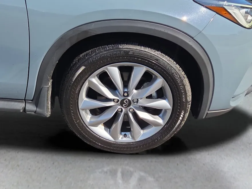 2022 Infiniti QX50 Luxe AWD photo 4