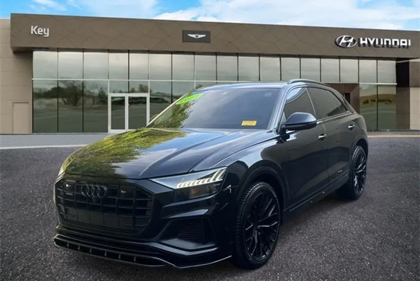 2021 Audi Q8 55 Prestige photo 1