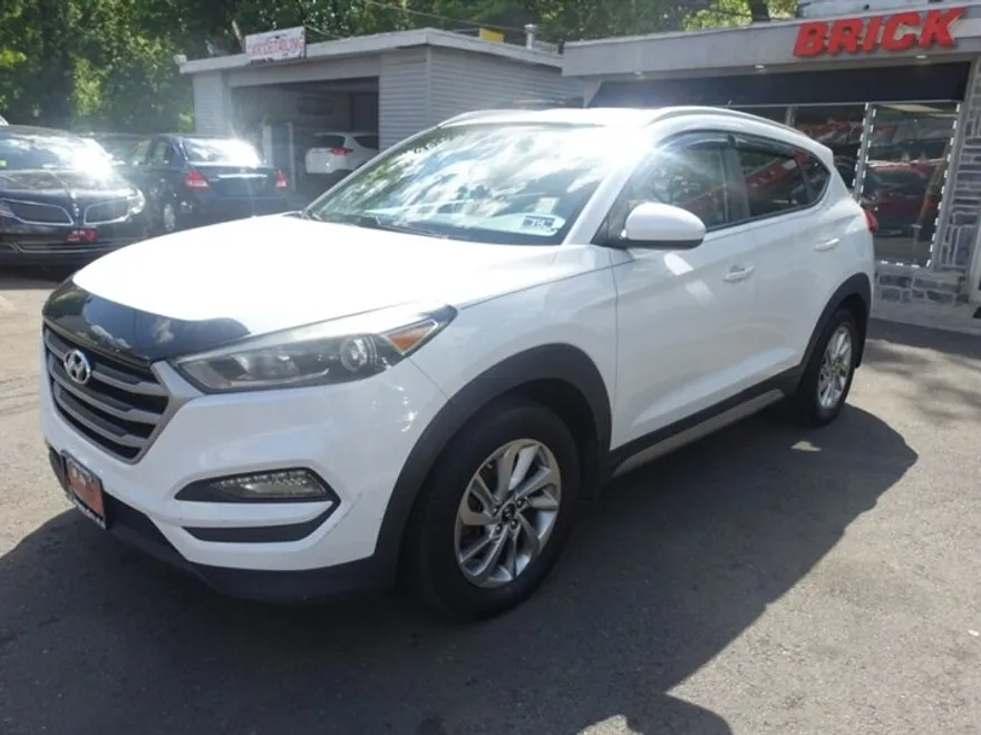 2017 Hyundai Tucson SE photo 1
