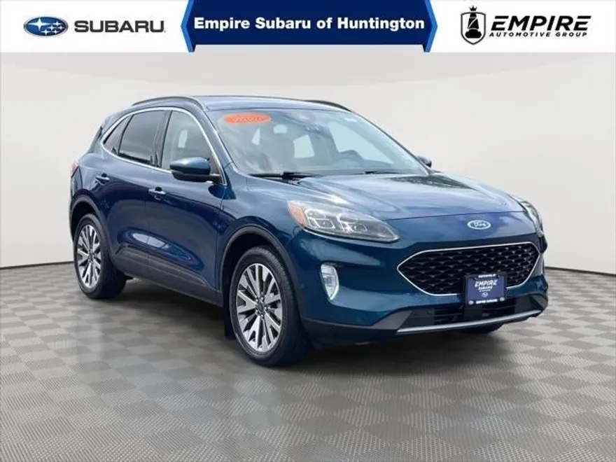 2020 Ford Escape Titanium photo 1