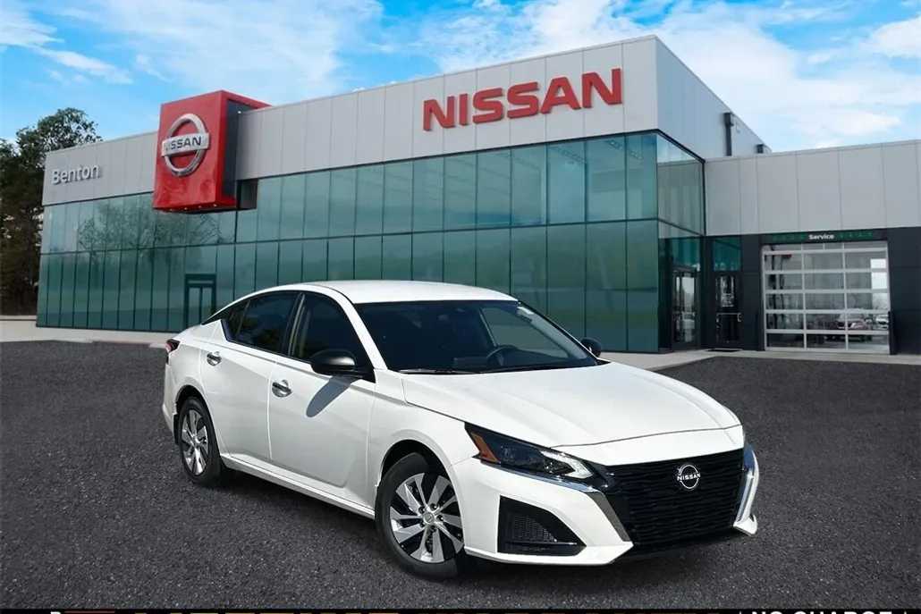 2025 Nissan Altima S photo 1
