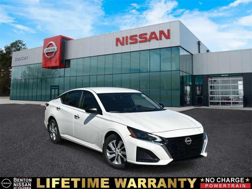 2025 Nissan Altima S photo 1