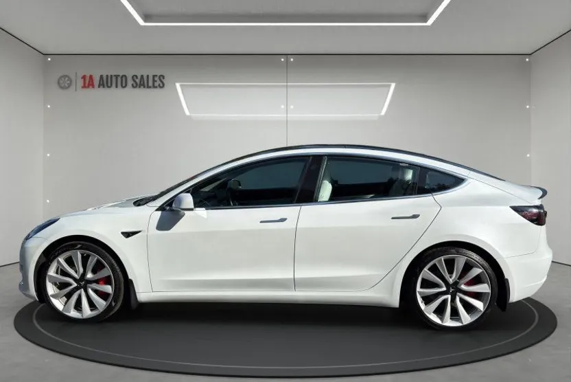 2018 Tesla Model 3 Performance photo 1