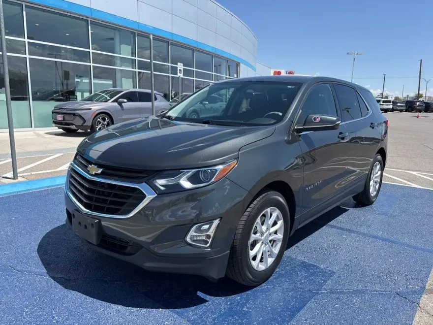 2019 Chevrolet Equinox LT photo 1